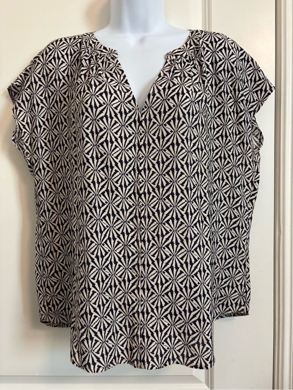 Plane Womens Black and Cream Geometric Cap-Sleeve Top